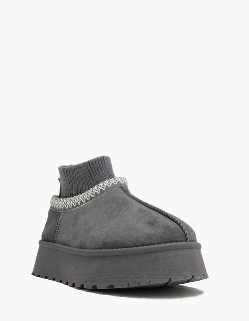 Bota gris con plataforma y calcetín_3277.jpg