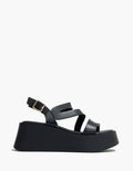 Sandalia de dedo negra con plataforma_3581.jpg