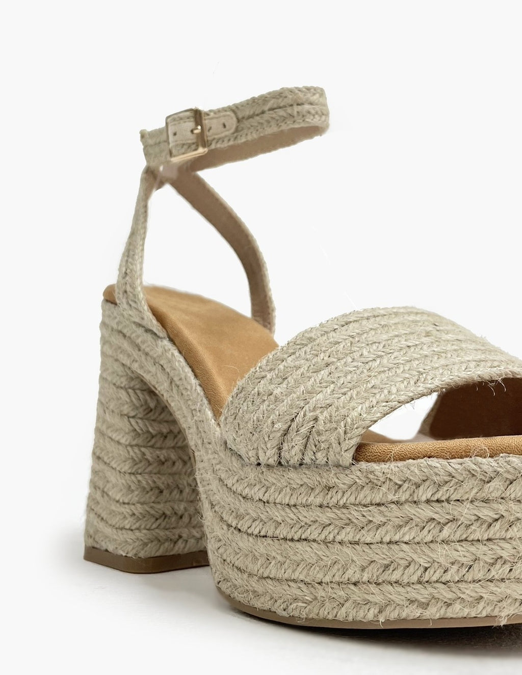 Sandalias Beige de Tacón y Plataforma_3422.jpg