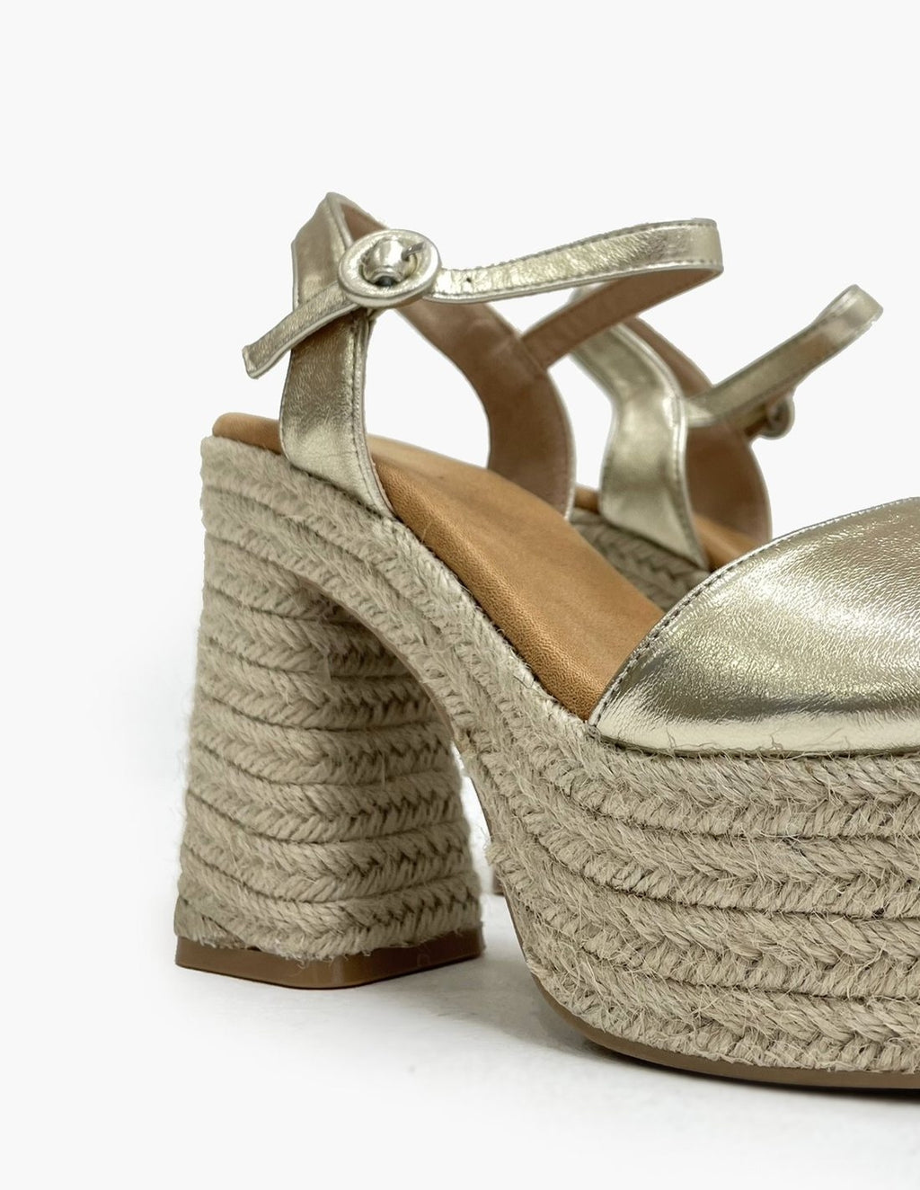 Sandalias Mujer - Doradas con tacón_3508.jpg