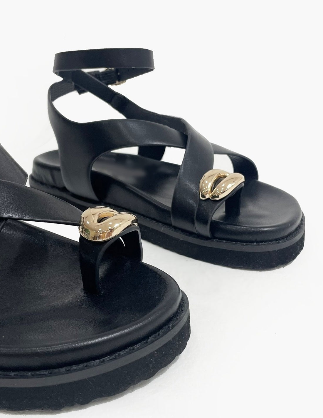 Sandalias Negras anillo dedo independiente_3638.jpg