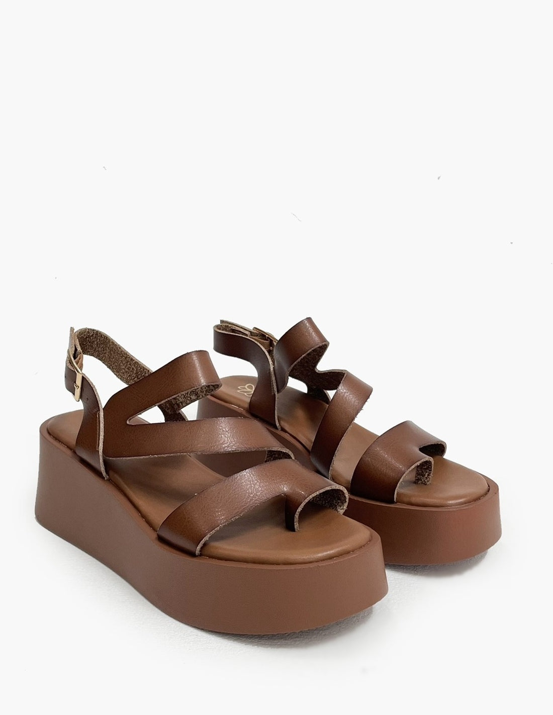 Sandalias de dedo camel con plataforma_3584.jpg