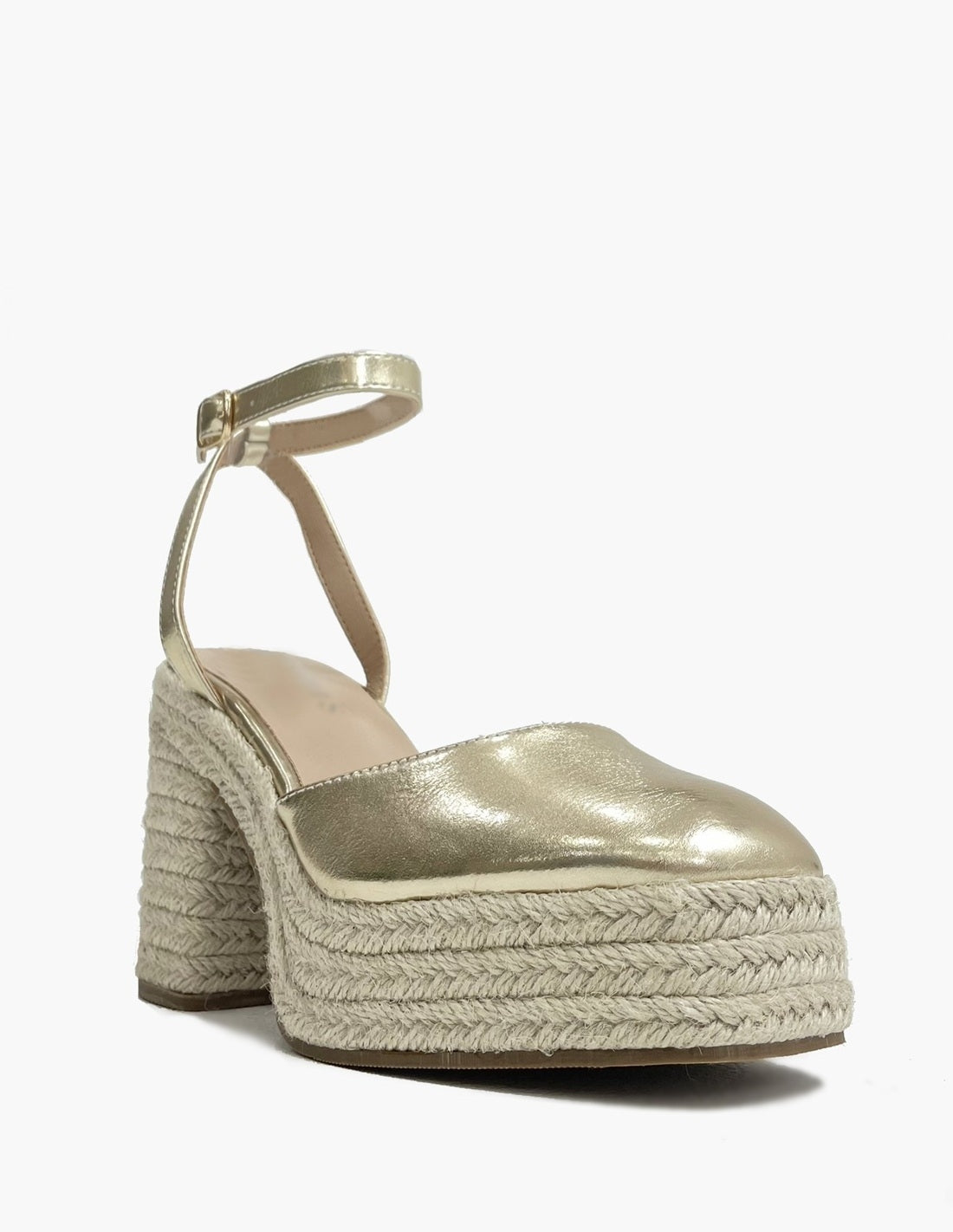 Sandalias doradas - Tacón y Plataforma en Yute_3597.jpg