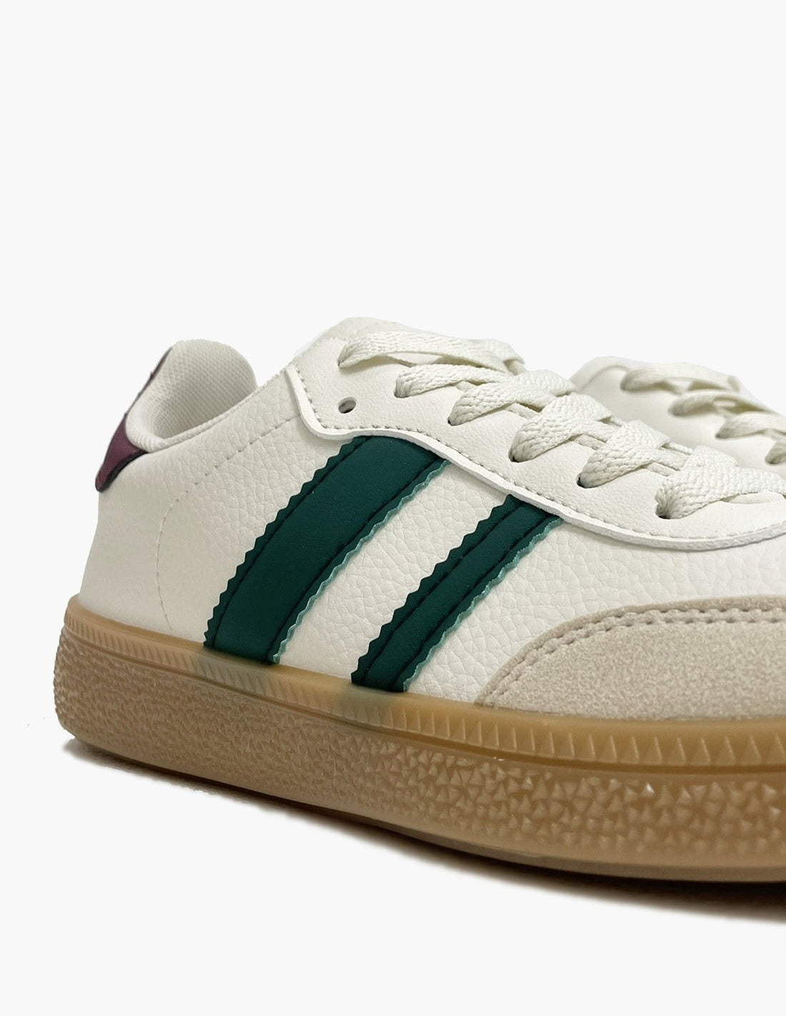 Zapatillas Retro Beige con Franjas Verdes_3693.jpg