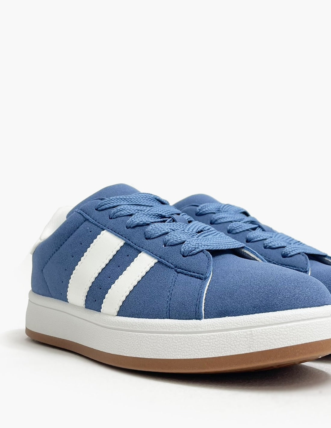 Zapatillas azules y blancas mujer_3410.jpg