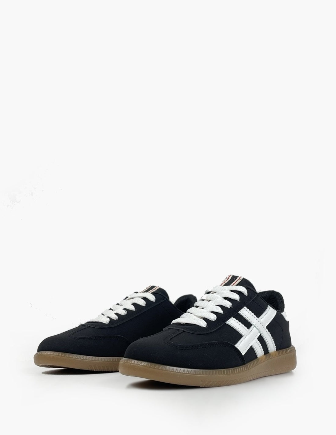 Zapatillas negras mujer - Lineas blancas_2999.jpg