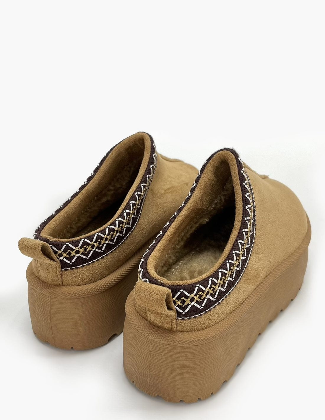 Zueco - Bota pelito caña baja camel_2899.jpg