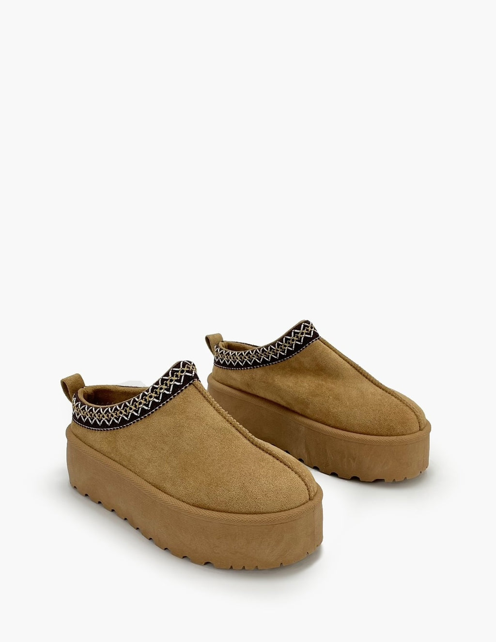Zueco - Bota pelito caña baja camel_2900.jpg